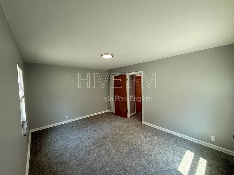 3135 Mozart Ave #2 — Photo 13