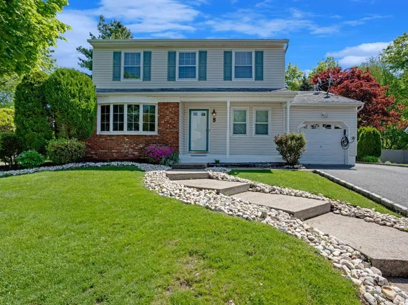 8 Farrington St, Edison, NJ 08820