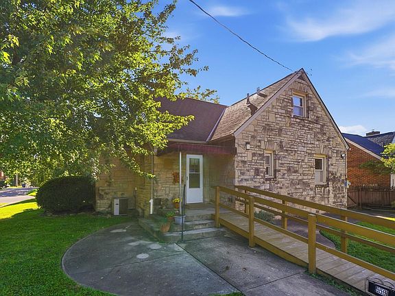 3rd image of 559 Enfield Rd