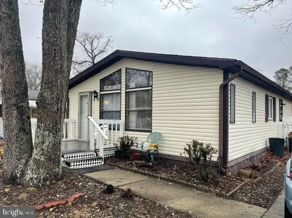 6 Fawn Ln, Egg Harbor City, NJ 08215