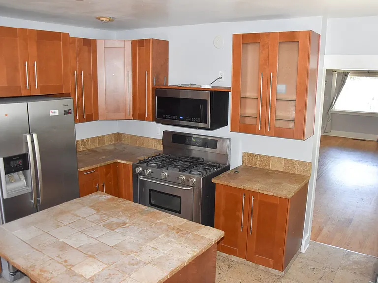 166 N Cambridge St — Photo 11