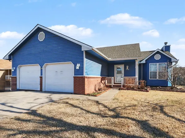746 E Karla Ct, Haysville, KS 67060
