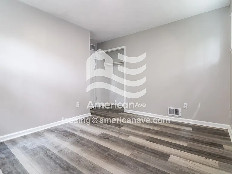 742193_007_main_bedroom_13840401.jpg