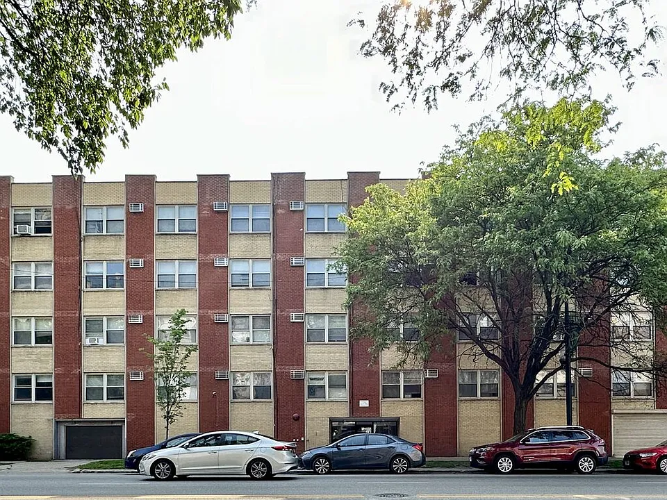 6830 N Sheridan Rd #574