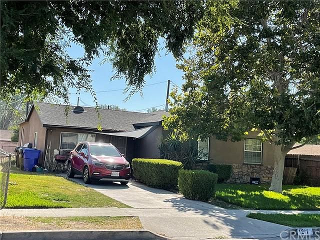 1st image of 1217 Blackstone Ave
