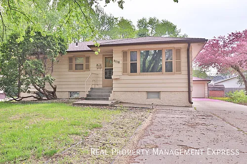 3116 S Lake Ave Photo 1