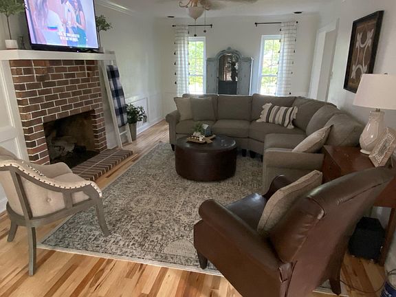 3rd image of 167 Stone Mill Dr