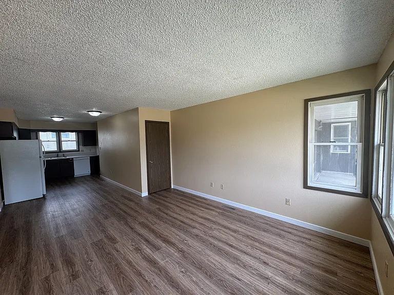 111 Westgate St — Photo 2