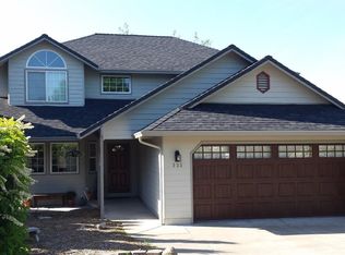 233 Eastbrook Way, Ashland, OR 97520