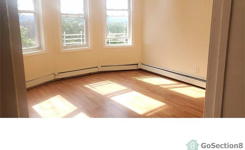 1st image of 168 Linden St #2