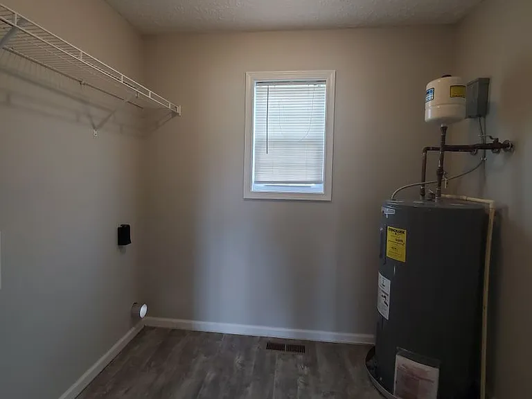 207 Jenna Ave — Photo 14