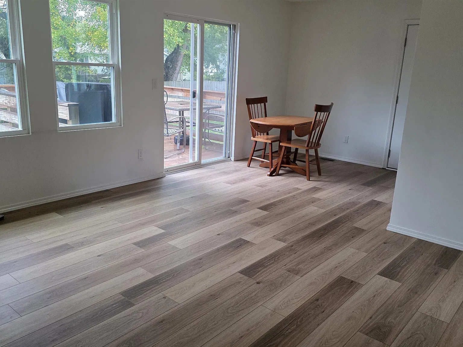 3 bed, 1.0 bath, 1104 sqft, $1,575 — Photo 3