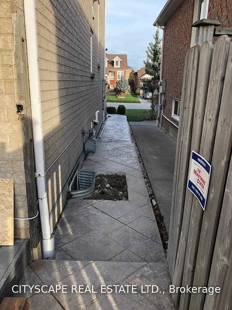 2 bed, $2,100 — Photo 2