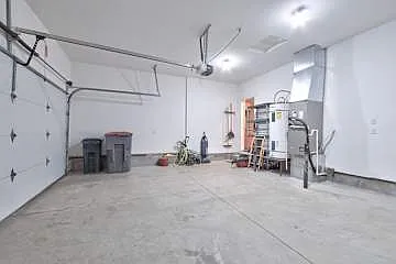 615 E Washington St — Photo 31