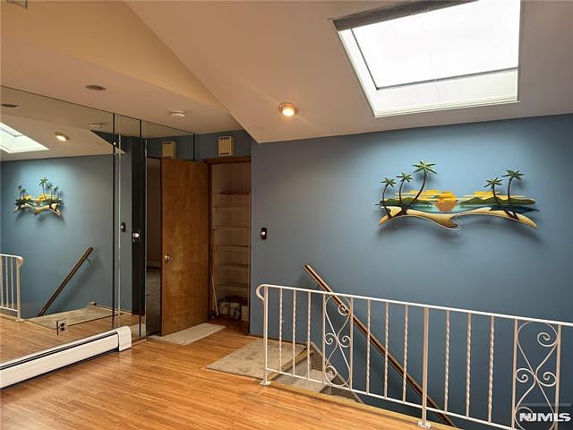 1st image of 6 Jarico Dr