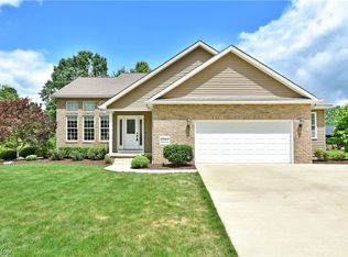 2089 Stonegate Dr, Cortland, OH 44410