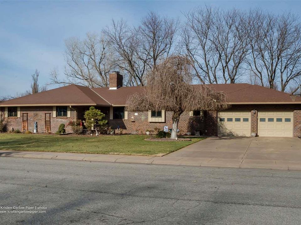 1st image of 106 Thunderbird Dr