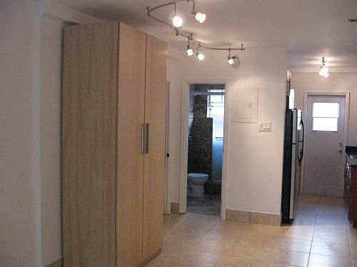5th image of 549 Meridian Ave APT 4
