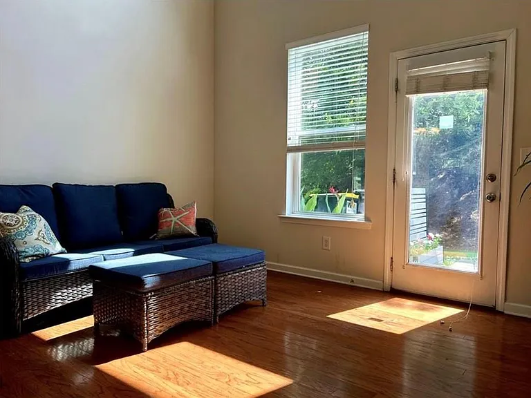 220 Stone Park Dr — Photo 11