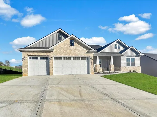 2916 Bluff Ridge Ct, Maryville, IL 62062