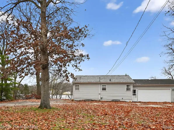 58766 Ash Rd, Three Rivers, MI 49093