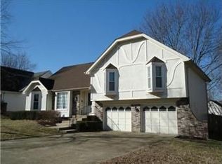 6710 Hauser Dr, Shawnee, KS 66216