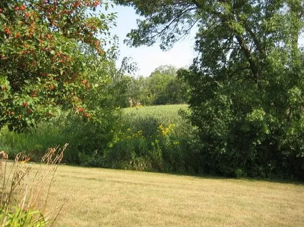 8299 Ripple Rdg, Darien, IL 60561