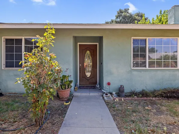437 E Oakridge Court, Visalia, CA 93291