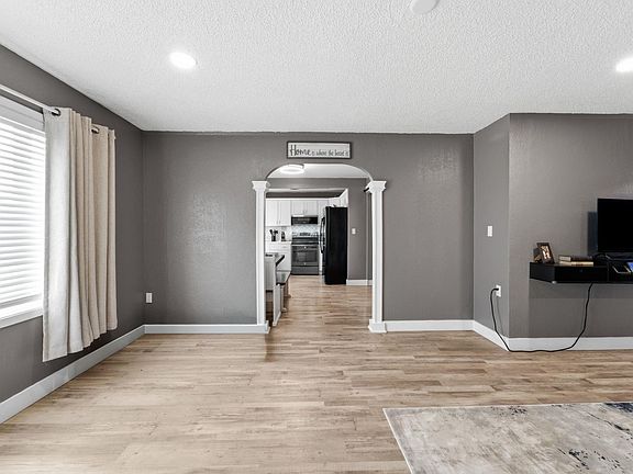 4th image of 1262 N Perry Loop