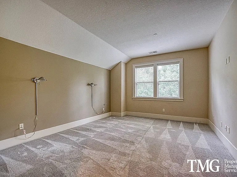 10424 SW Windwood Way — Photo 24