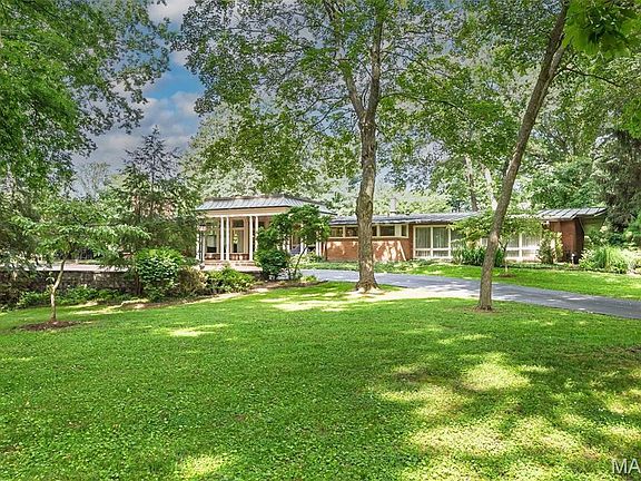 2nd image of 24 Twin Springs Ln