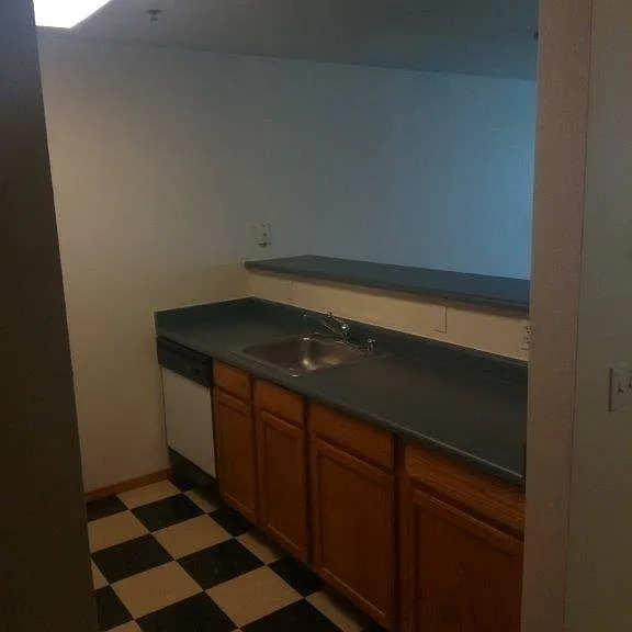 1641 Bellevue Ave — Photo 11
