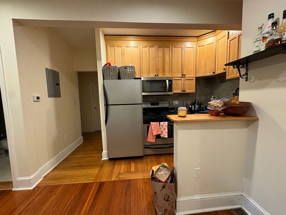 2nd image of 191 Winthrop Rd #O5