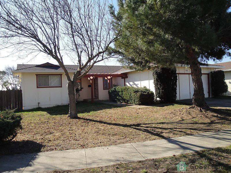 1st image of 7418 Shady Hollow Dr