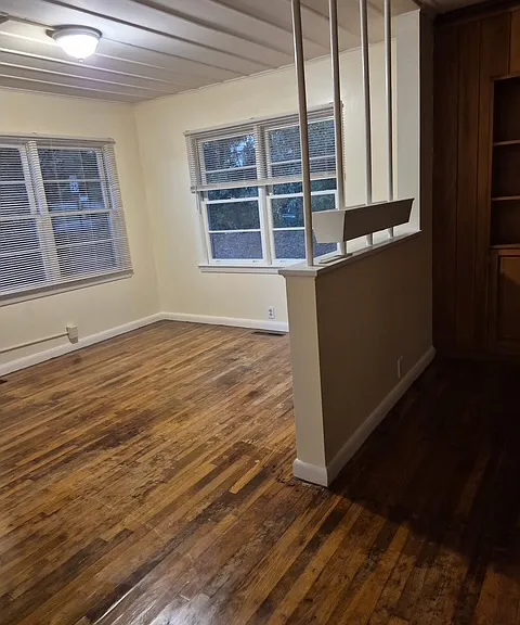 606 Hill St — Photo 2