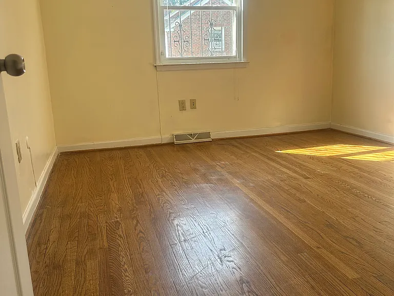7624 Castor Ave #1 — Photo 4