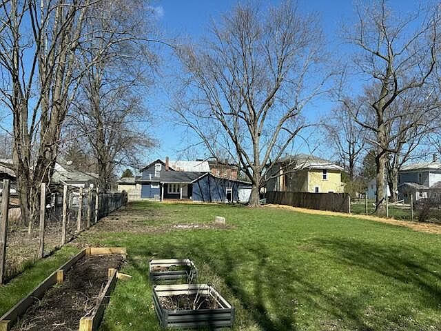 2nd image of 121 W High St