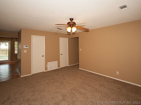 4th image of 14405 S Poplar St