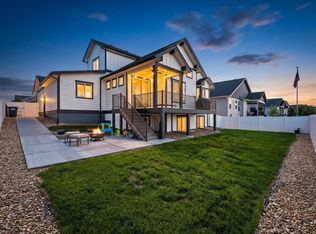 6040 Maidenhead Dr, Windsor, CO 80550