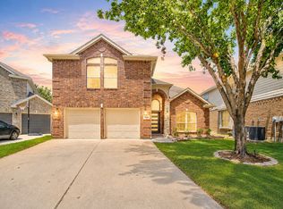 11633 Wild Pear Ln, Fort Worth, TX 76244