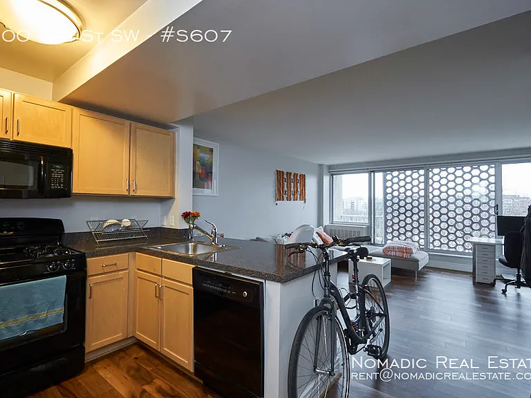 800 4th St SW #S607 — Photo 5