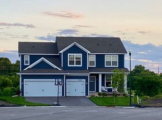 2667 Clover Field Cir, Chaska, MN 55318