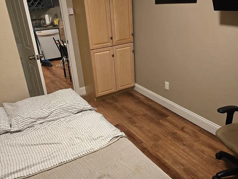 2604 Sierra Vista Ct #G — Photo 30