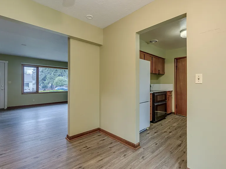 11835 NE Couch St — Photo 7