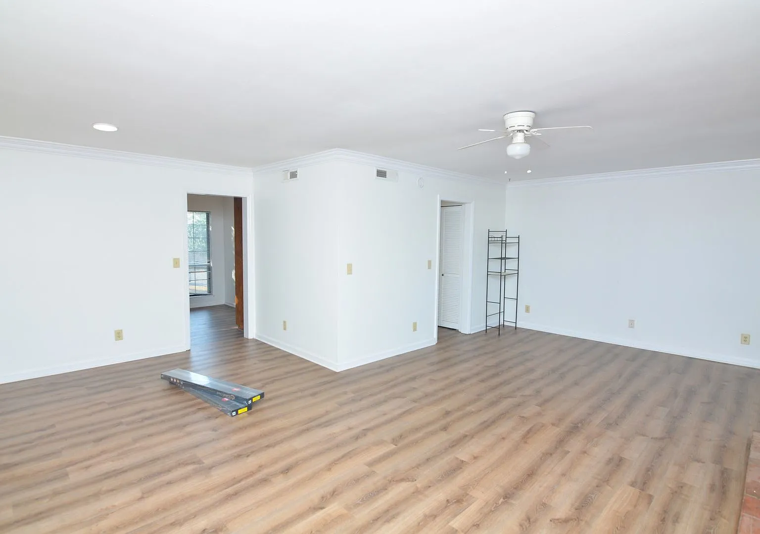 3 Bed 2.5 Bath Home — Photo 2