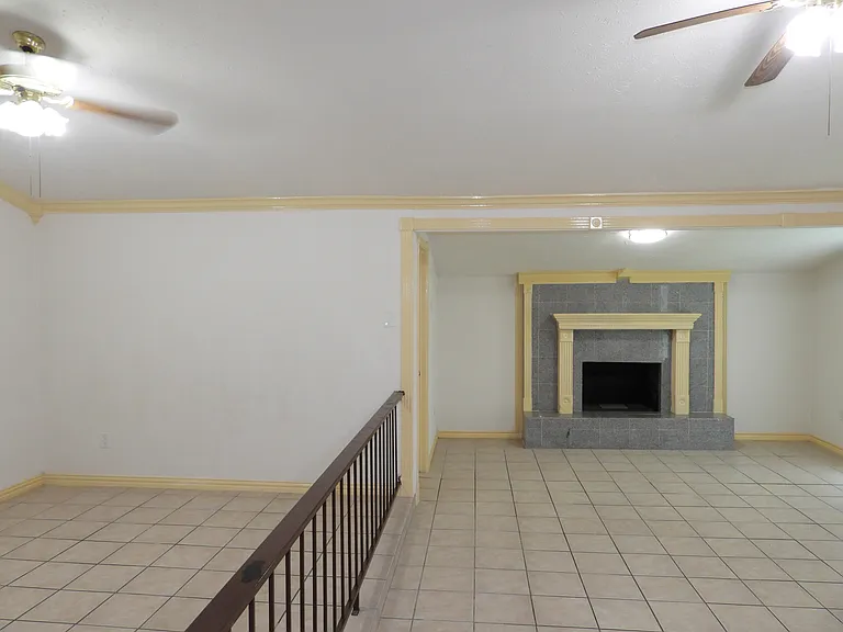 14327 Lorne Dr — Photo 24