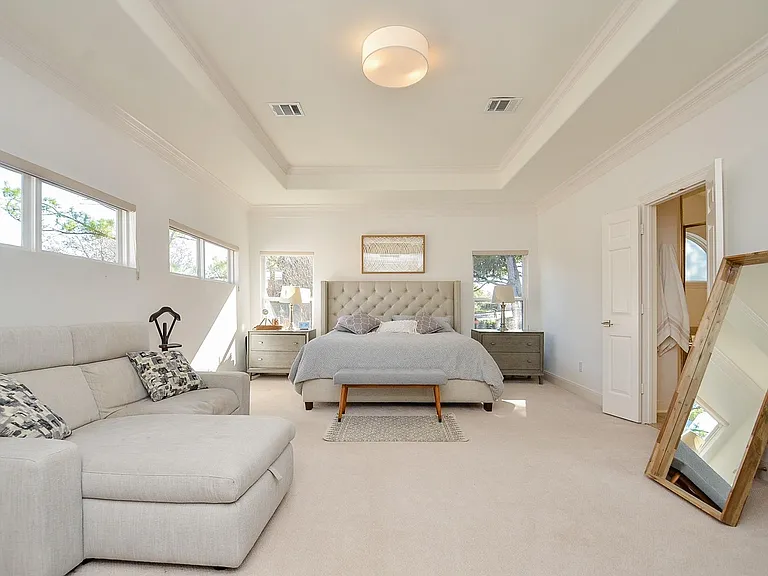 2826 Tudor Mnr — Photo 27