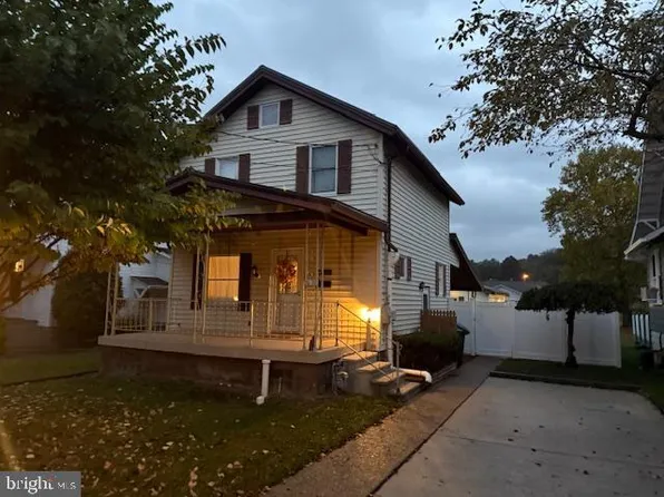 806 Jones St, Hollidaysburg, PA 16648