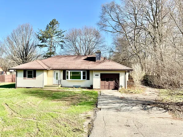 1685 E Clinton Trl, Charlotte, MI 48813
