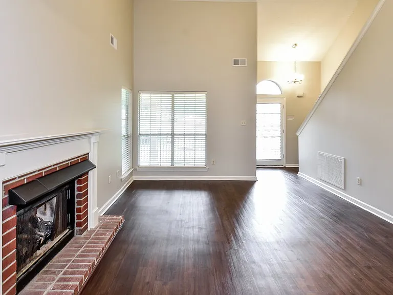 5885 Southridge Dr — Photo 4